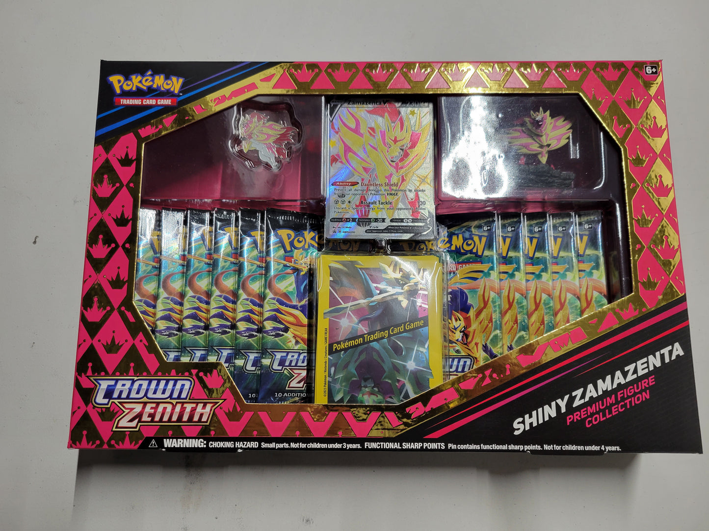 Shiny Zamazenta Premium Figure Collection