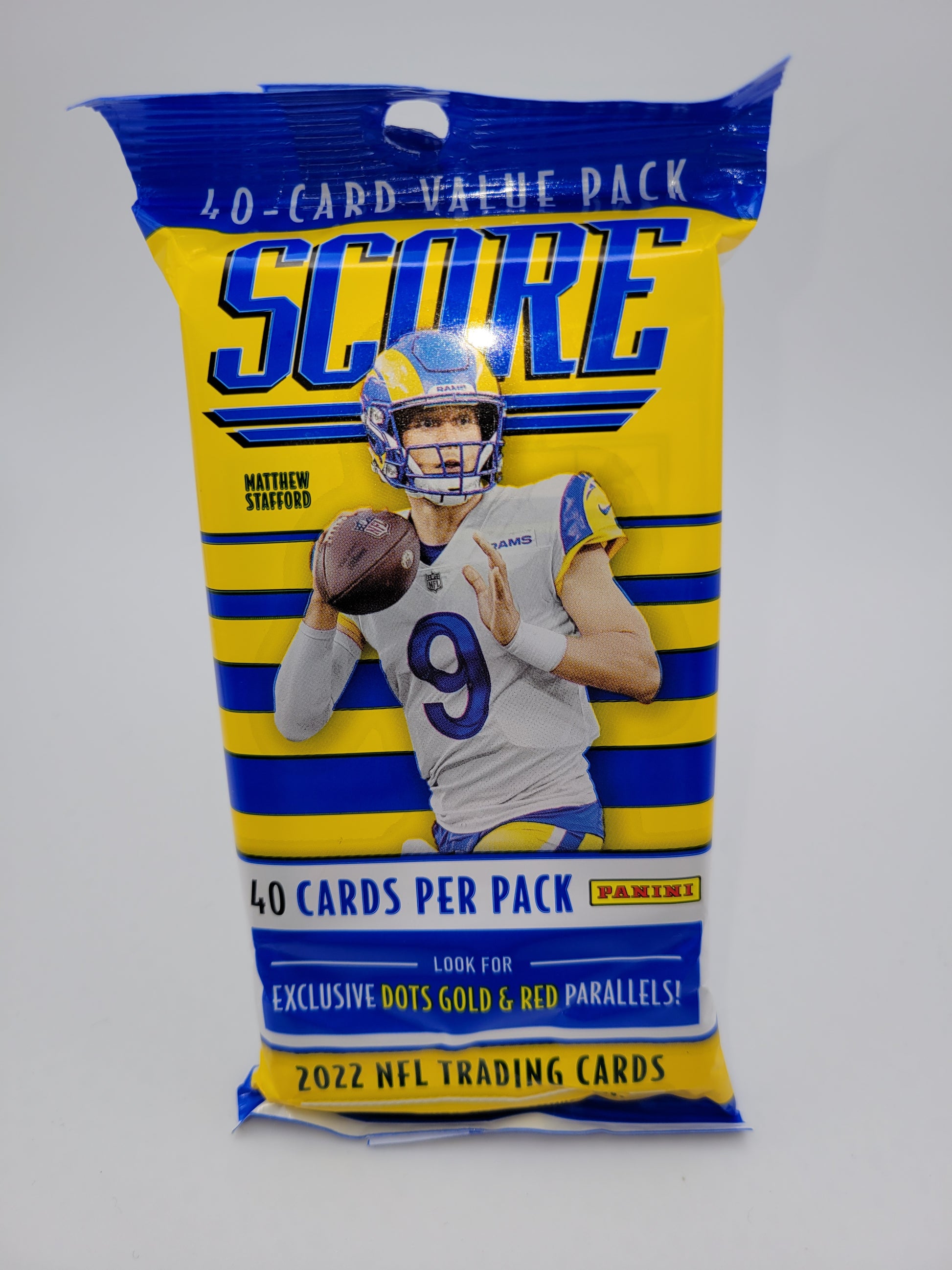 2022 NFL Score Football 40 cards per pack Fat Pack Look for Exclusive Dots Gold & Red Parallelsl